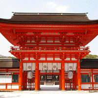 日本の伝統的な挙式を体験できる神社挙式はとても魅力的